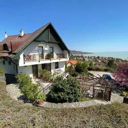 Bed & Breakfast Gizella 3*